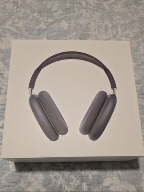 AirPods Max Headphones — Midnight